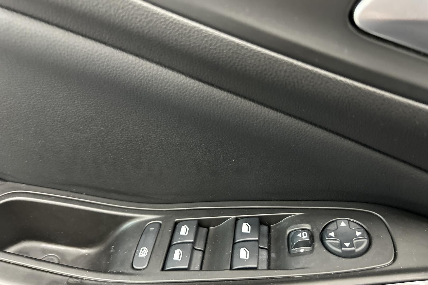 Opel Grandland X iso kuva 31