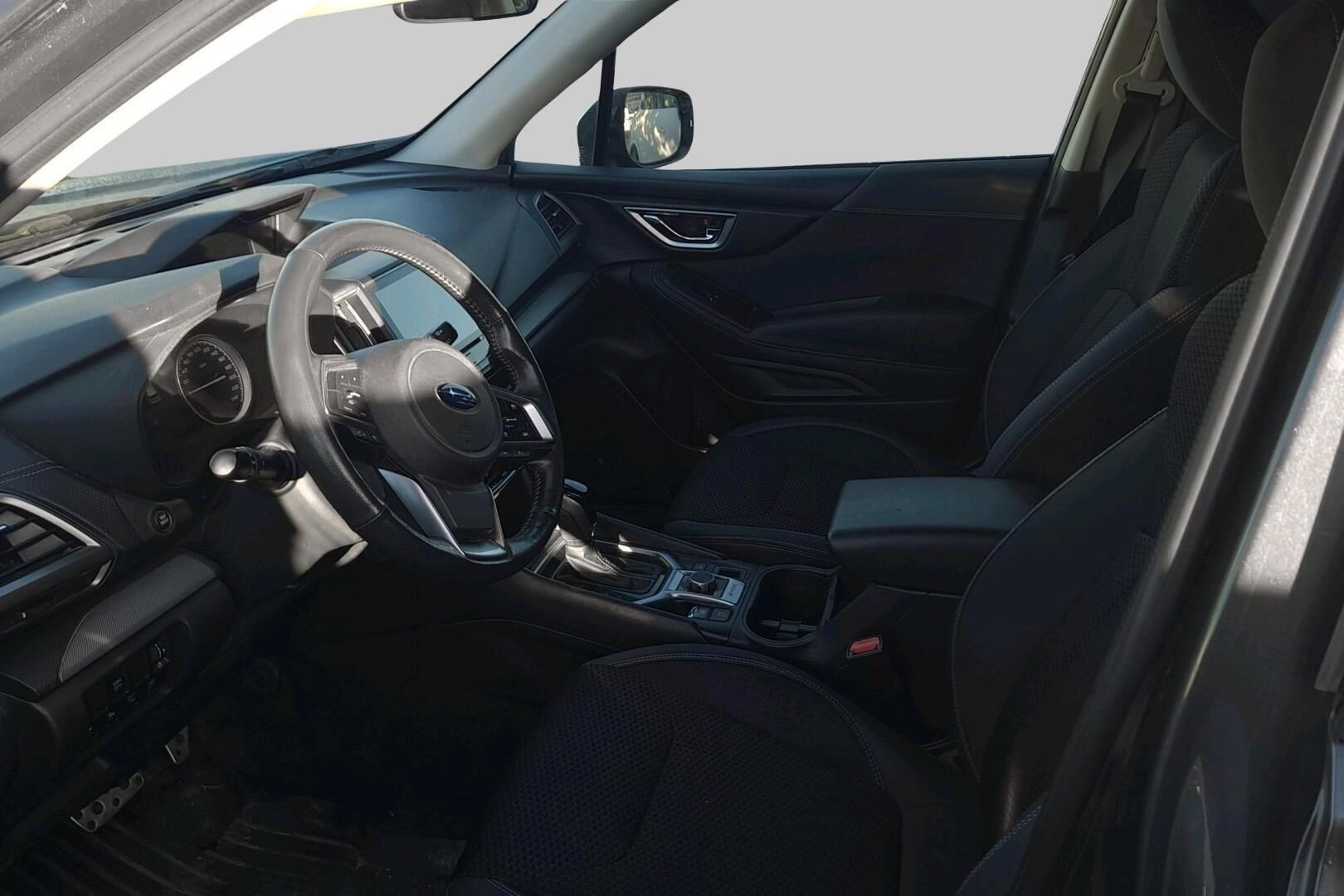 Subaru Forester iso kuva 2