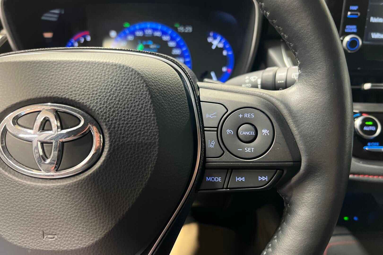 Toyota Corolla iso kuva 15