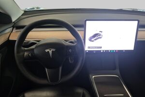 Tesla Model 3 esikatselu 21