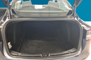 Tesla Model 3 esikatselu 10