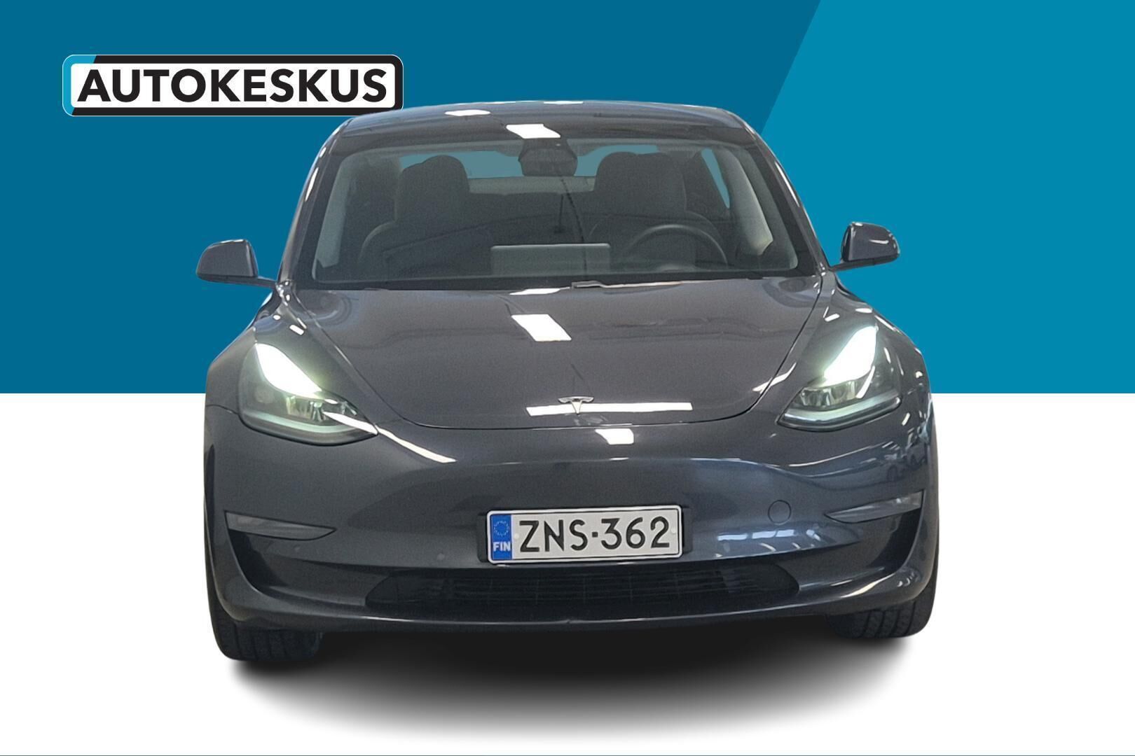 Tesla Model 3 iso kuva 20