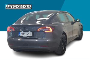 Tesla Model 3 esikatselu 4
