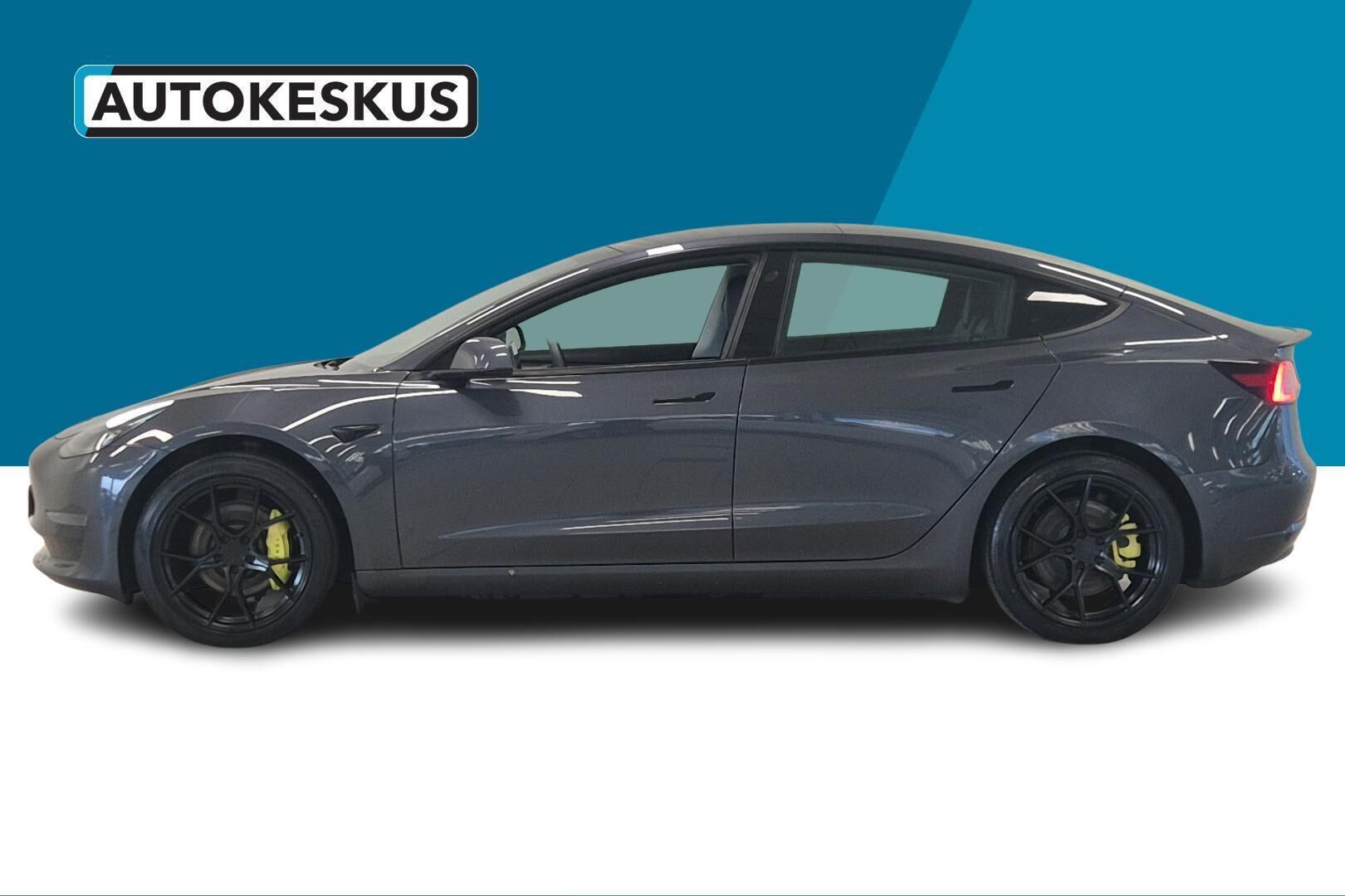 Tesla Model 3 iso kuva 7
