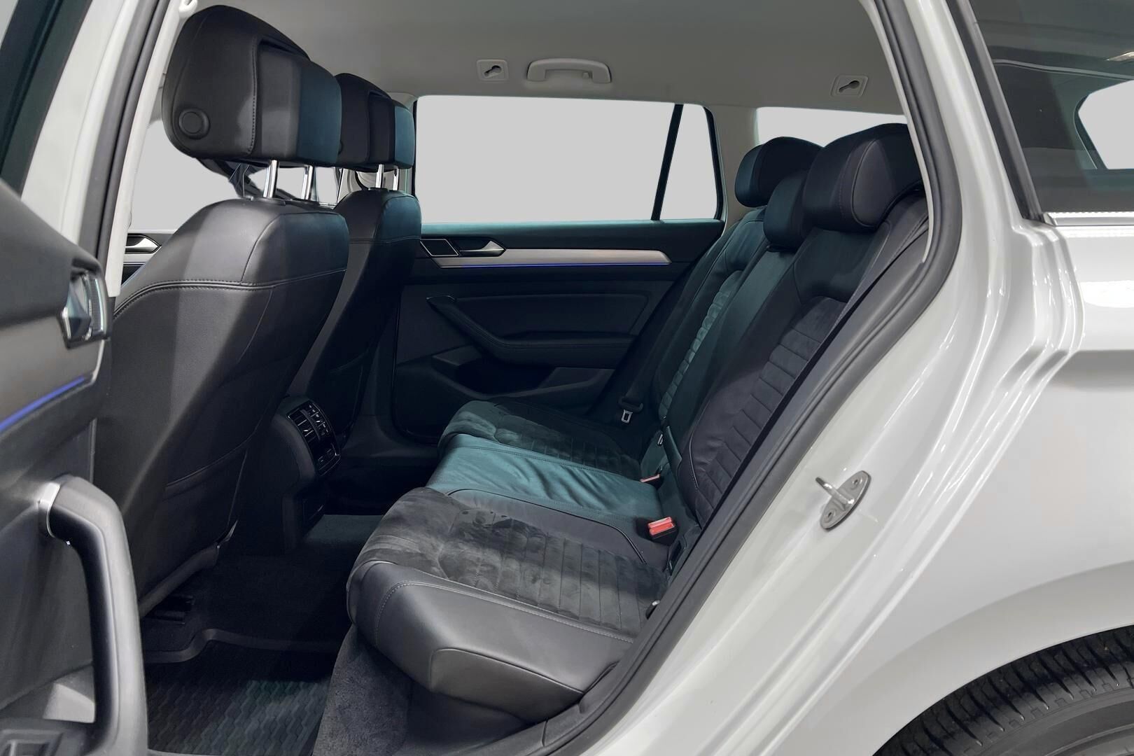 Volkswagen Passat iso kuva 10