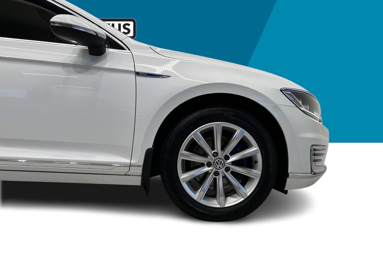 Volkswagen Passat iso kuva 13
