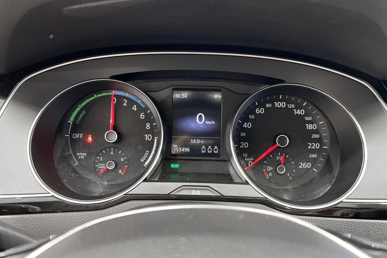 Volkswagen Passat iso kuva 14