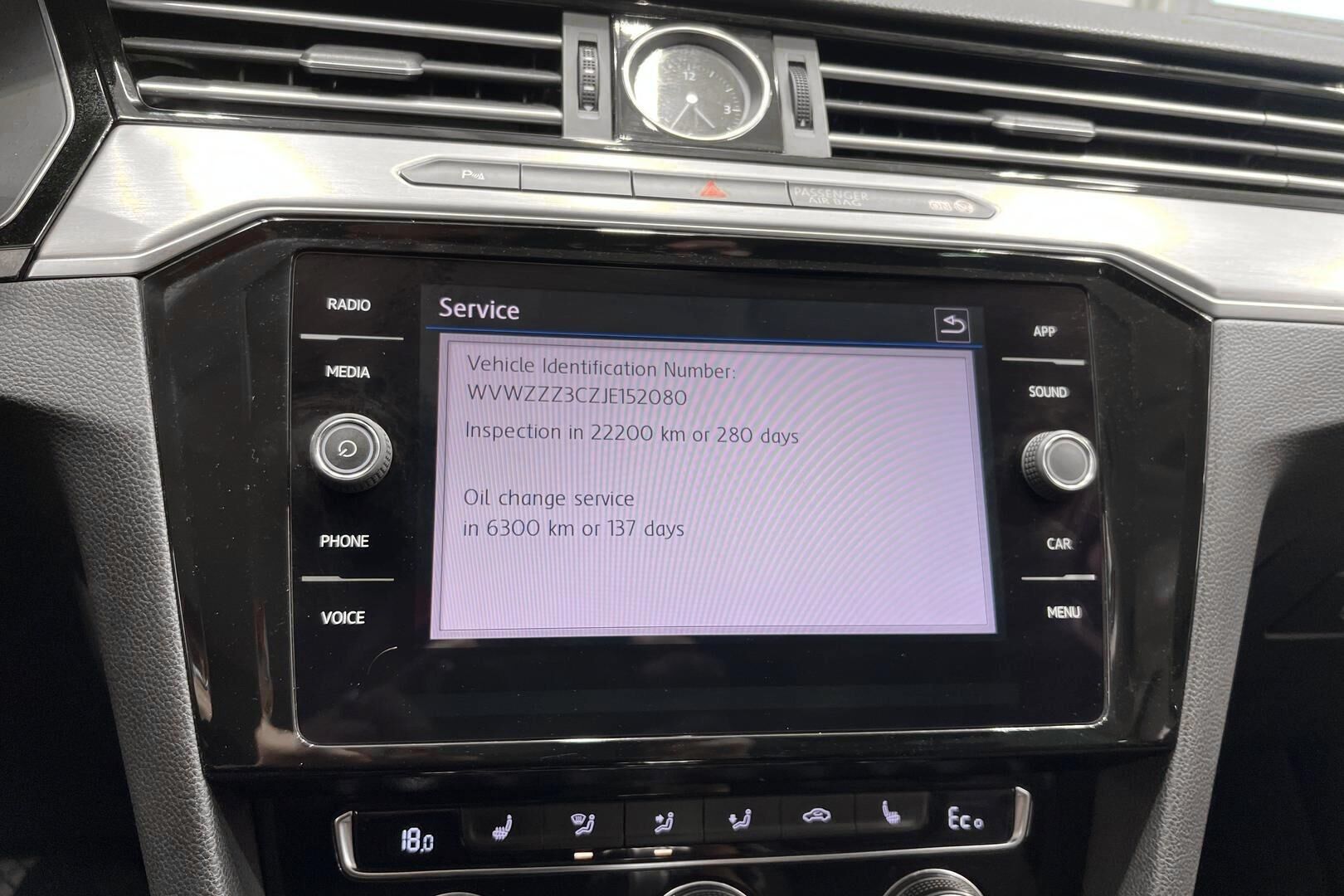 Volkswagen Passat iso kuva 16