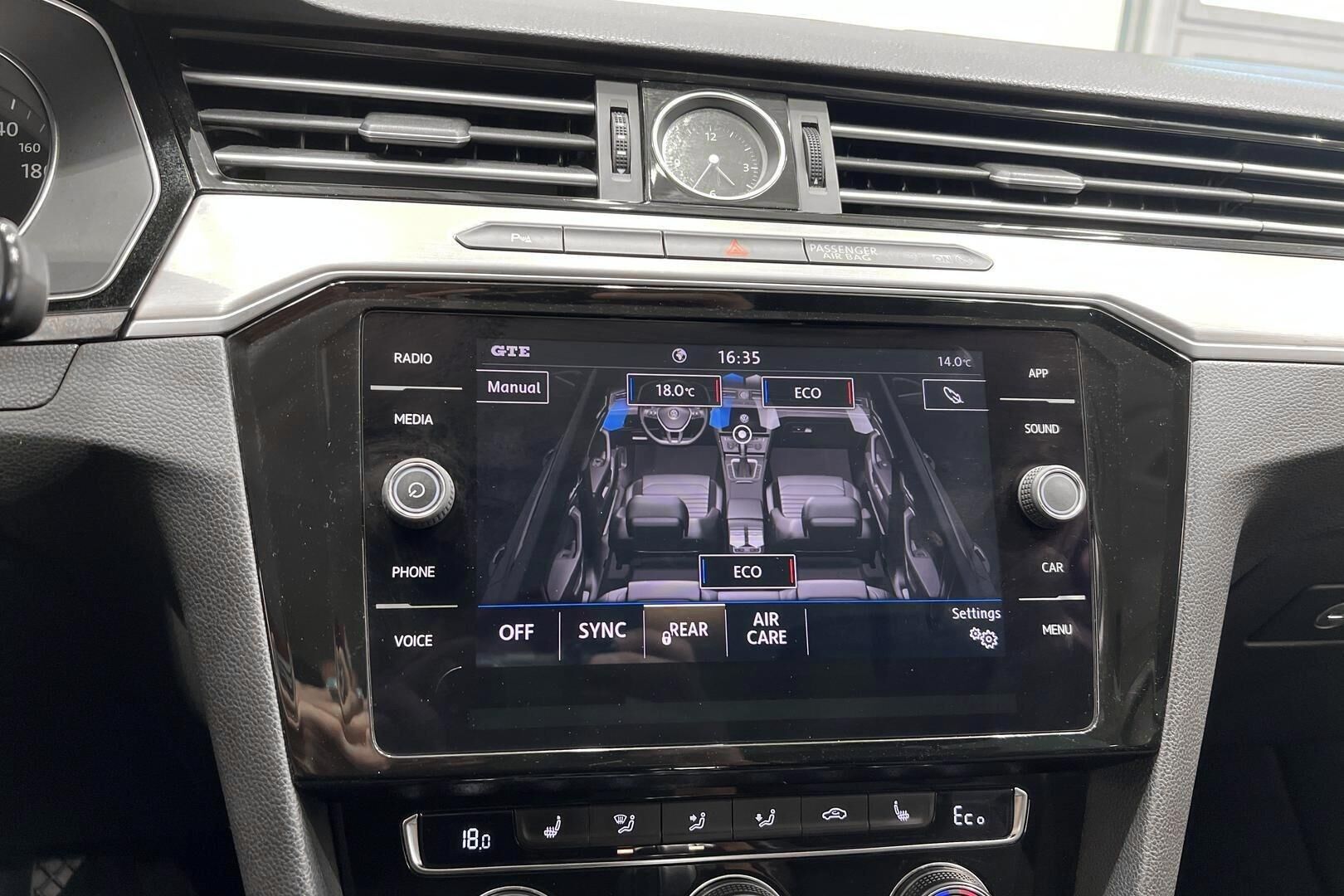 Volkswagen Passat iso kuva 18