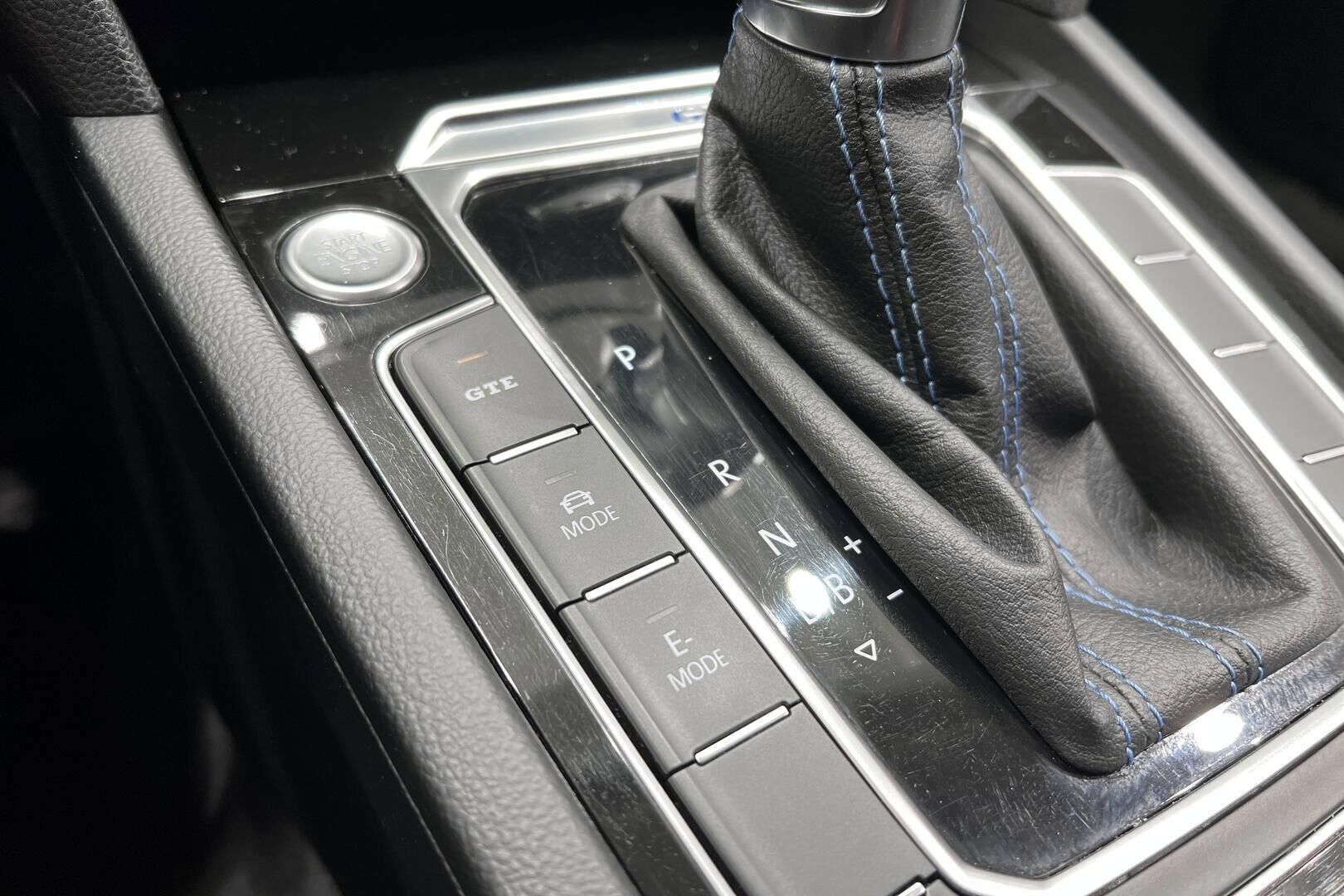Volkswagen Passat iso kuva 21