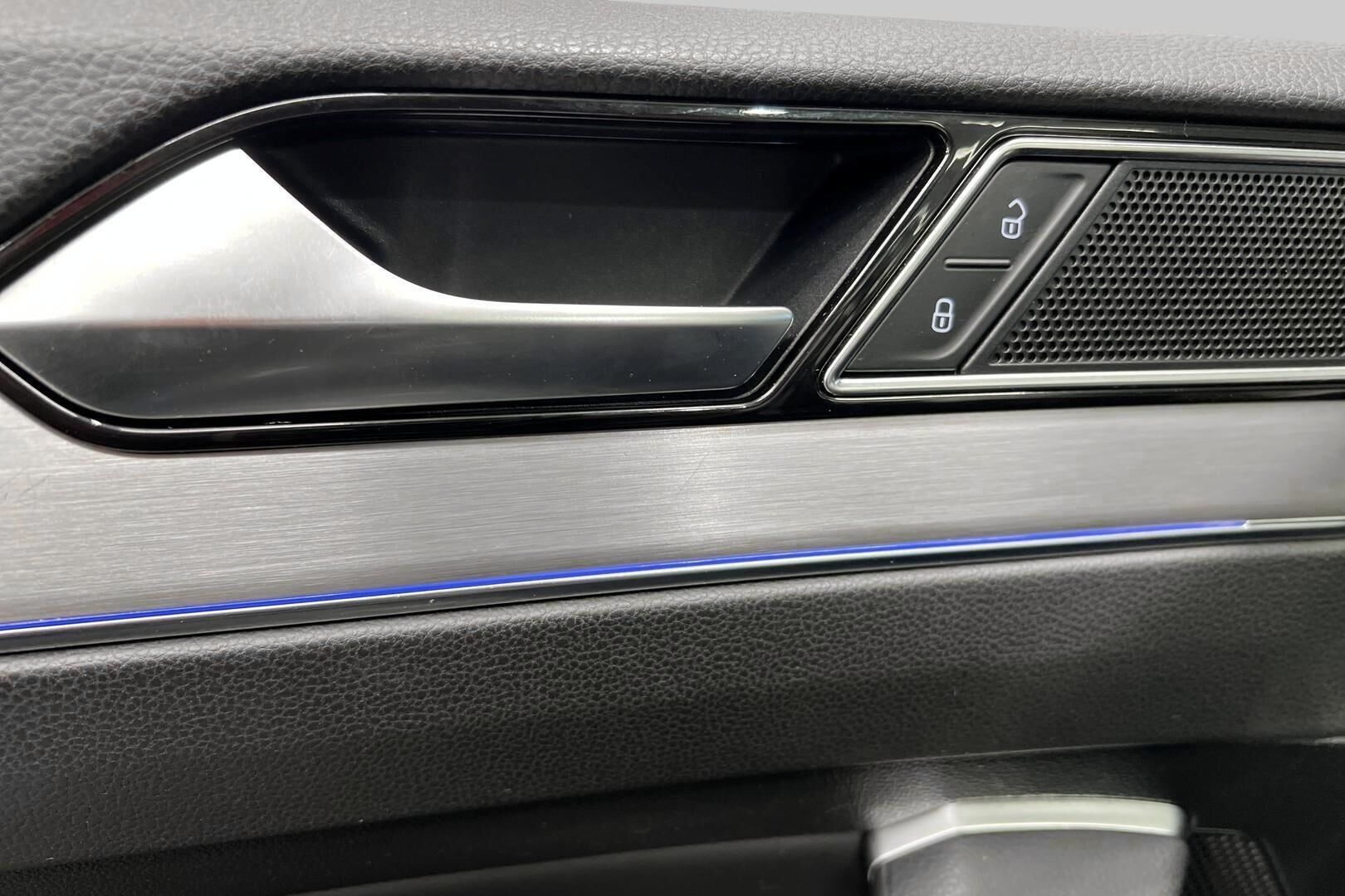 Volkswagen Passat iso kuva 27