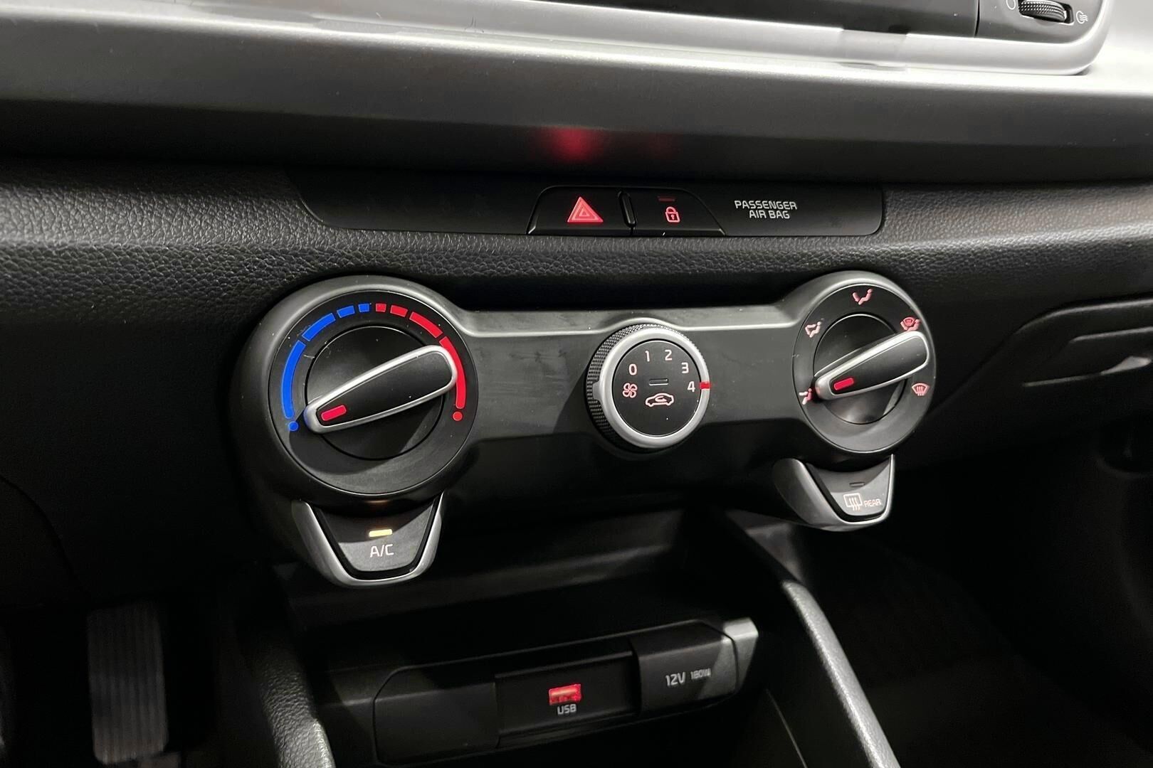 Kia Rio iso kuva 16