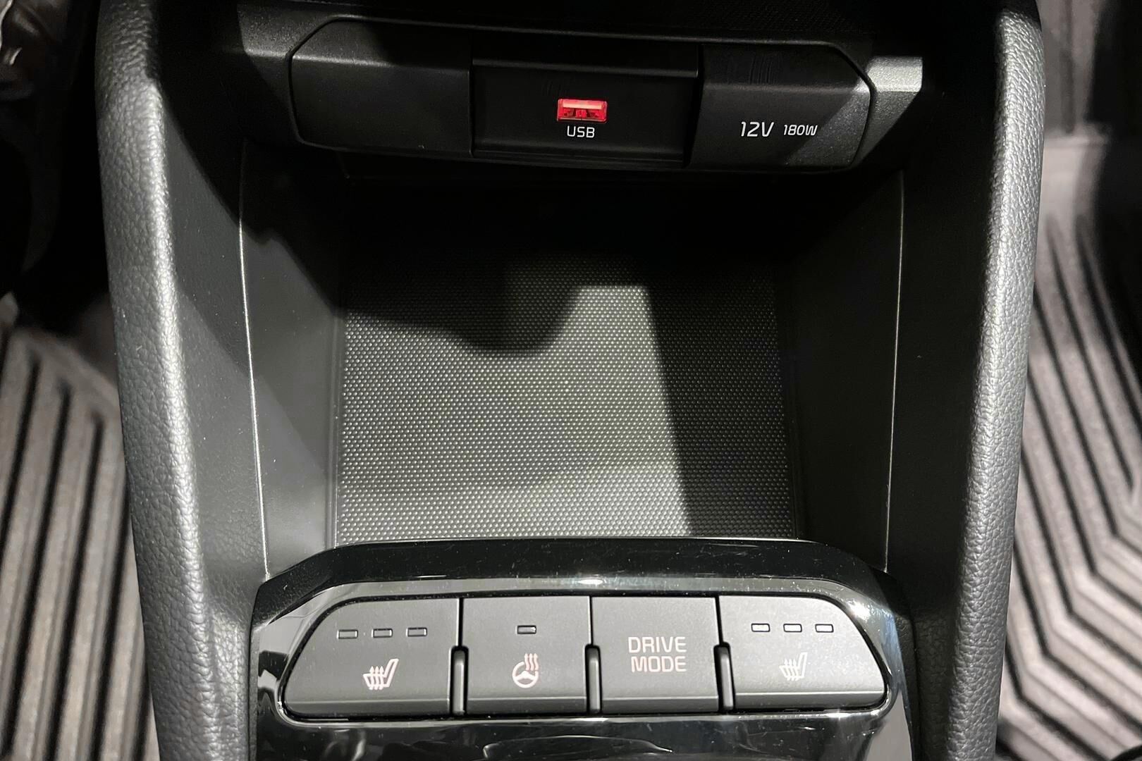 Kia Rio iso kuva 17