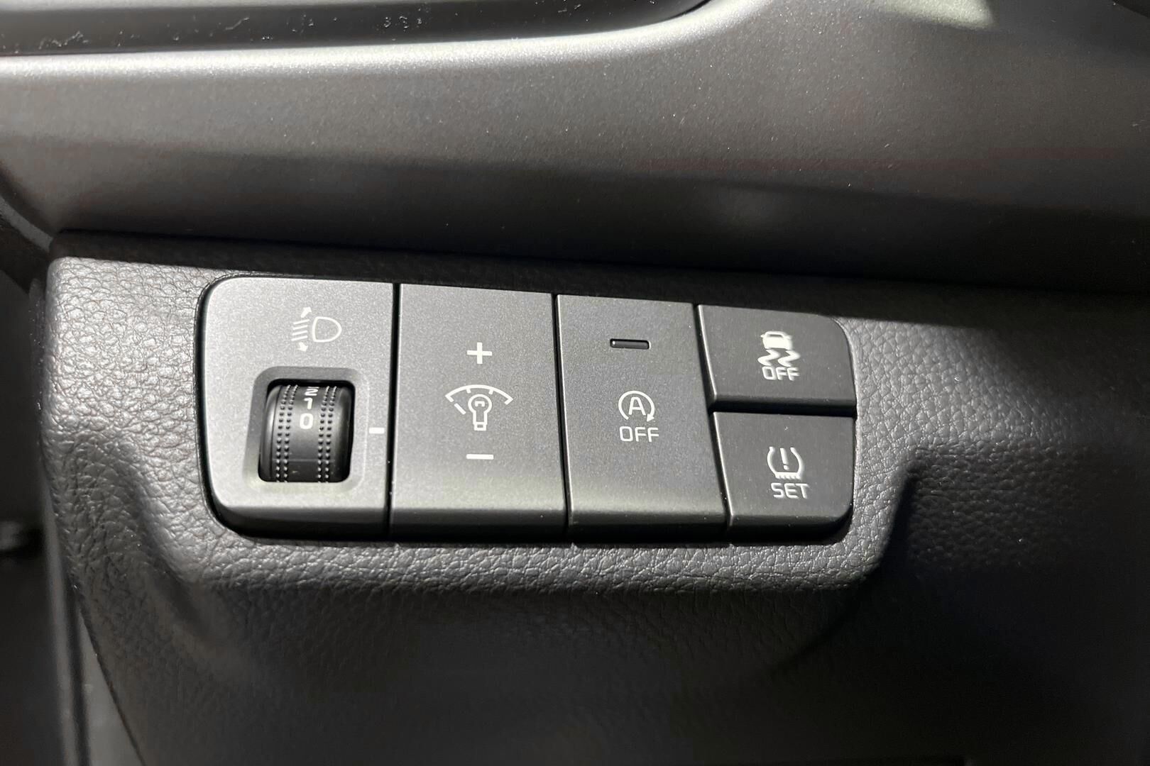 Kia Rio iso kuva 8