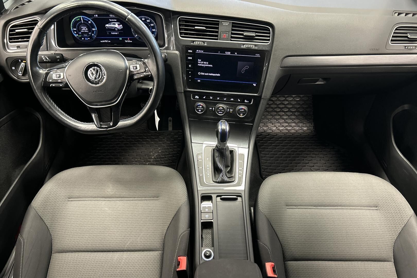 Volkswagen Golf iso kuva 10