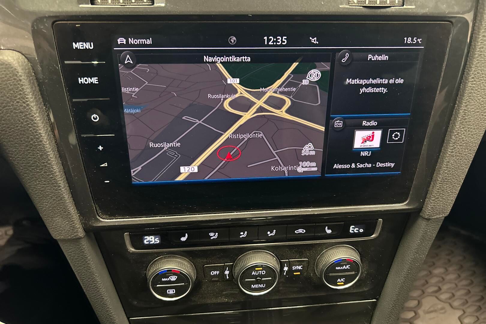 Volkswagen Golf iso kuva 16