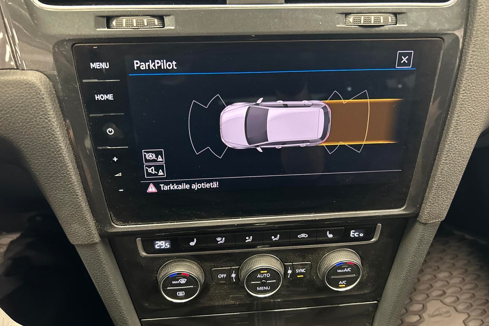 Volkswagen Golf iso kuva 17