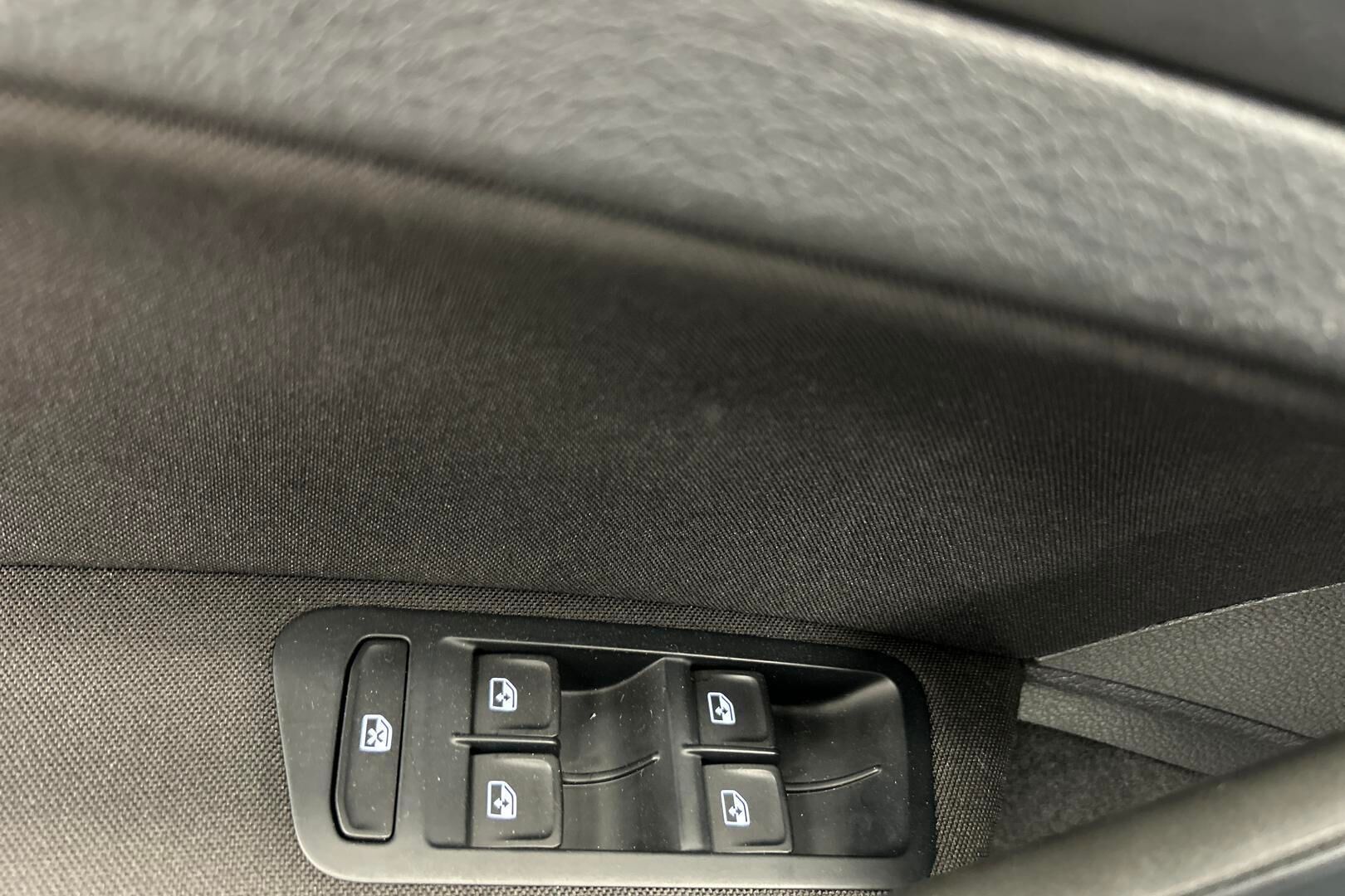 Volkswagen Golf iso kuva 25