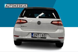 Volkswagen Golf esikatselu 5