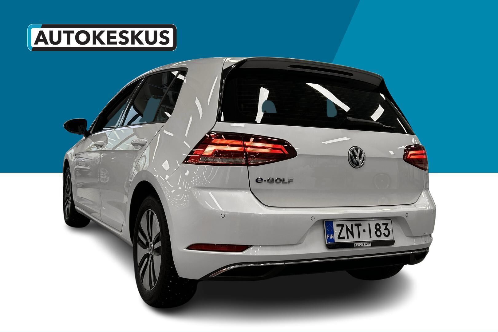 Volkswagen Golf iso kuva 6