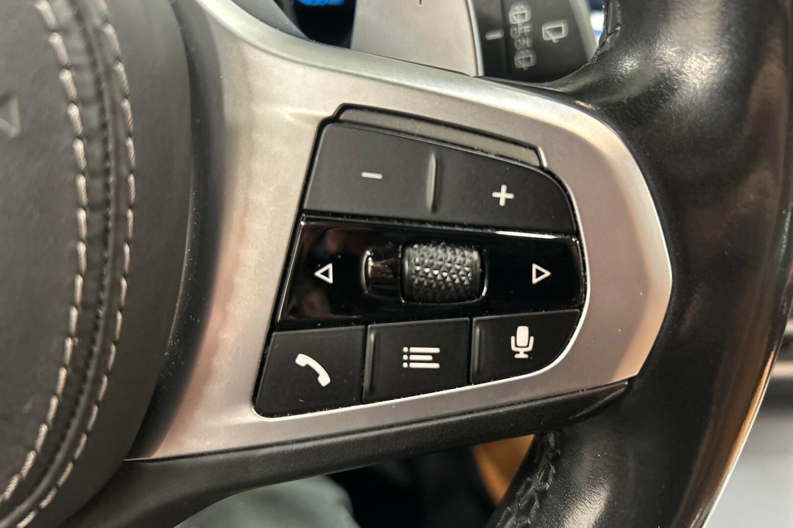 BMW X5 iso kuva 14