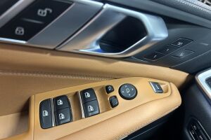 BMW X5 esikatselu 16