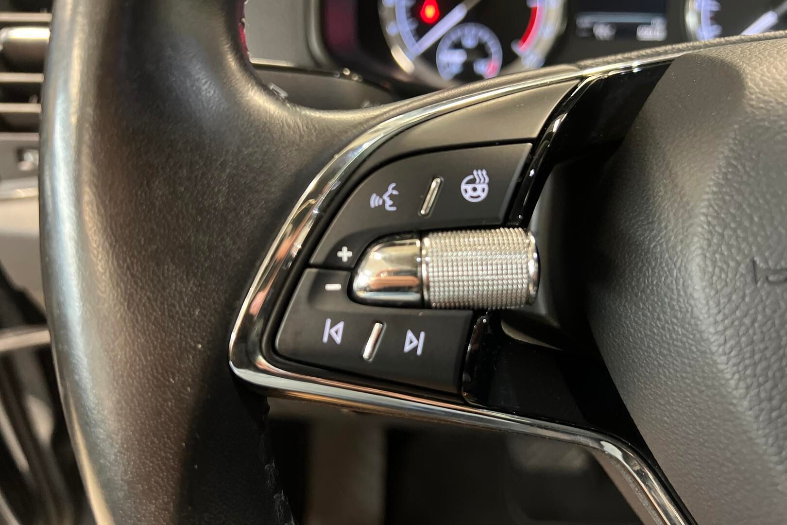 Skoda Karoq iso kuva 18