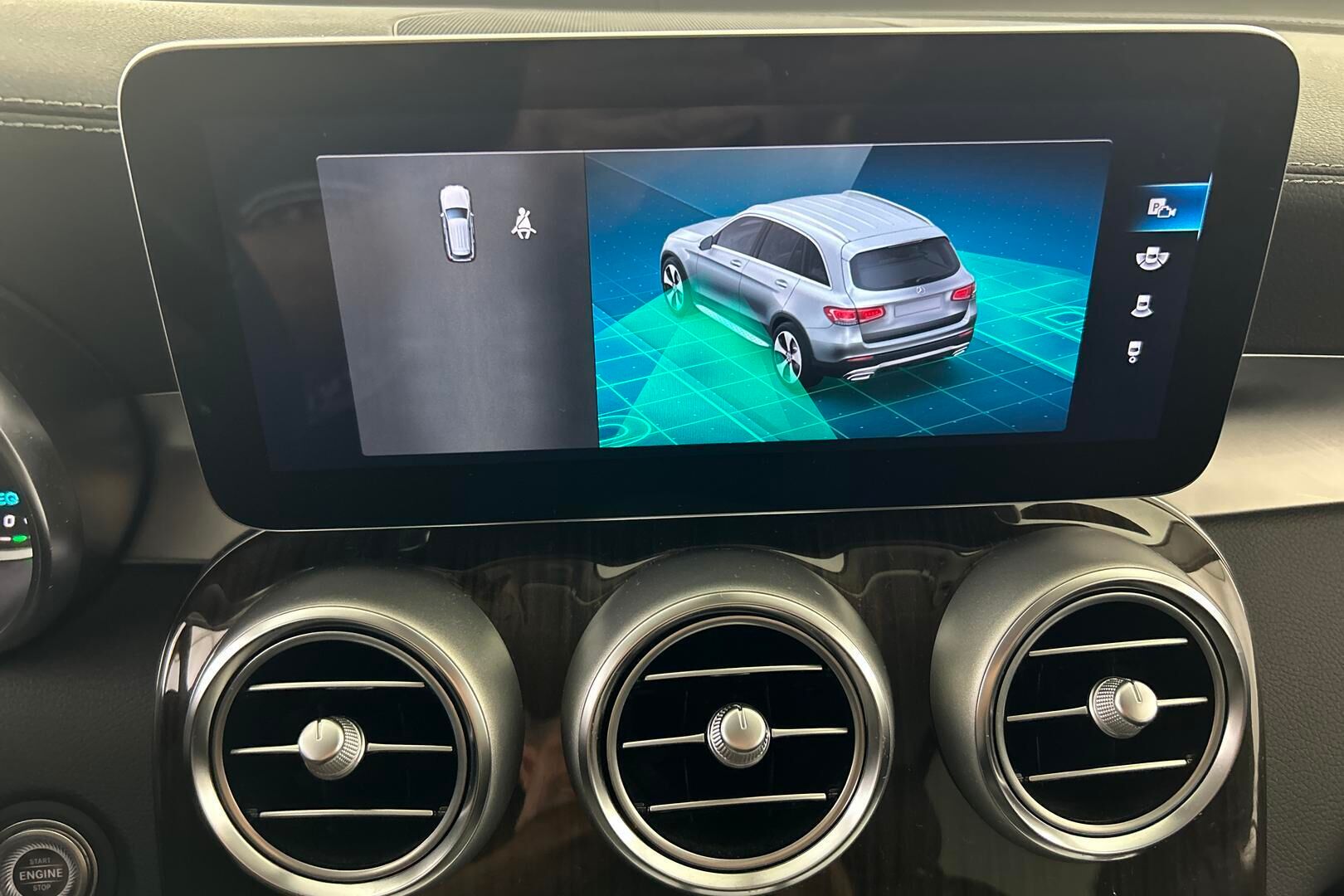 Mercedes-Benz GLC iso kuva 18