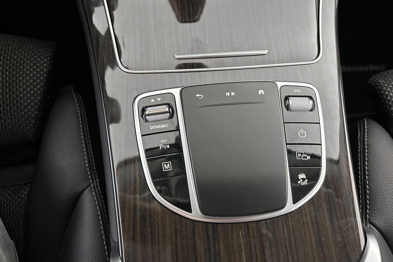 Mercedes-Benz GLC iso kuva 22