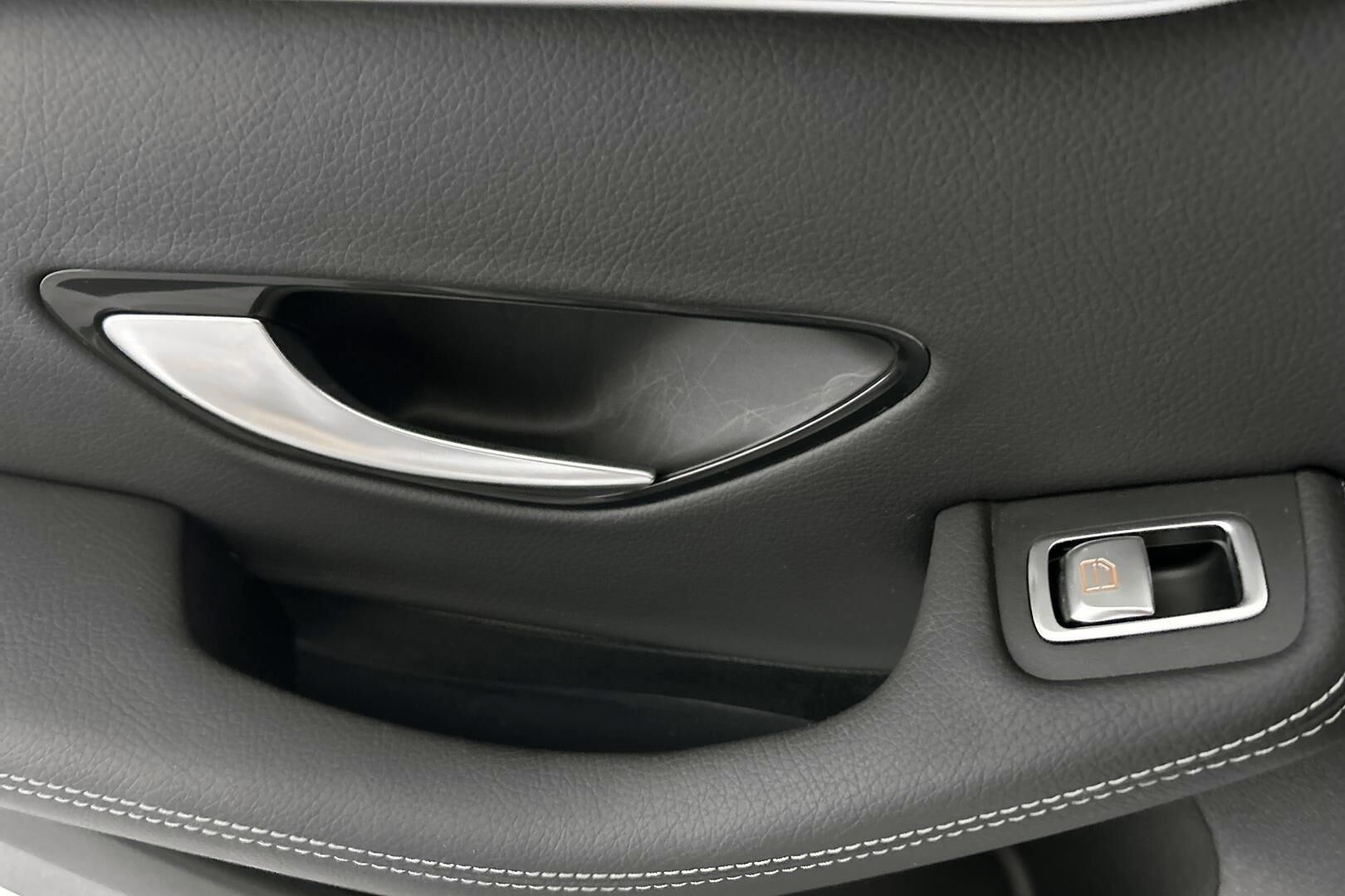 Mercedes-Benz GLC iso kuva 29
