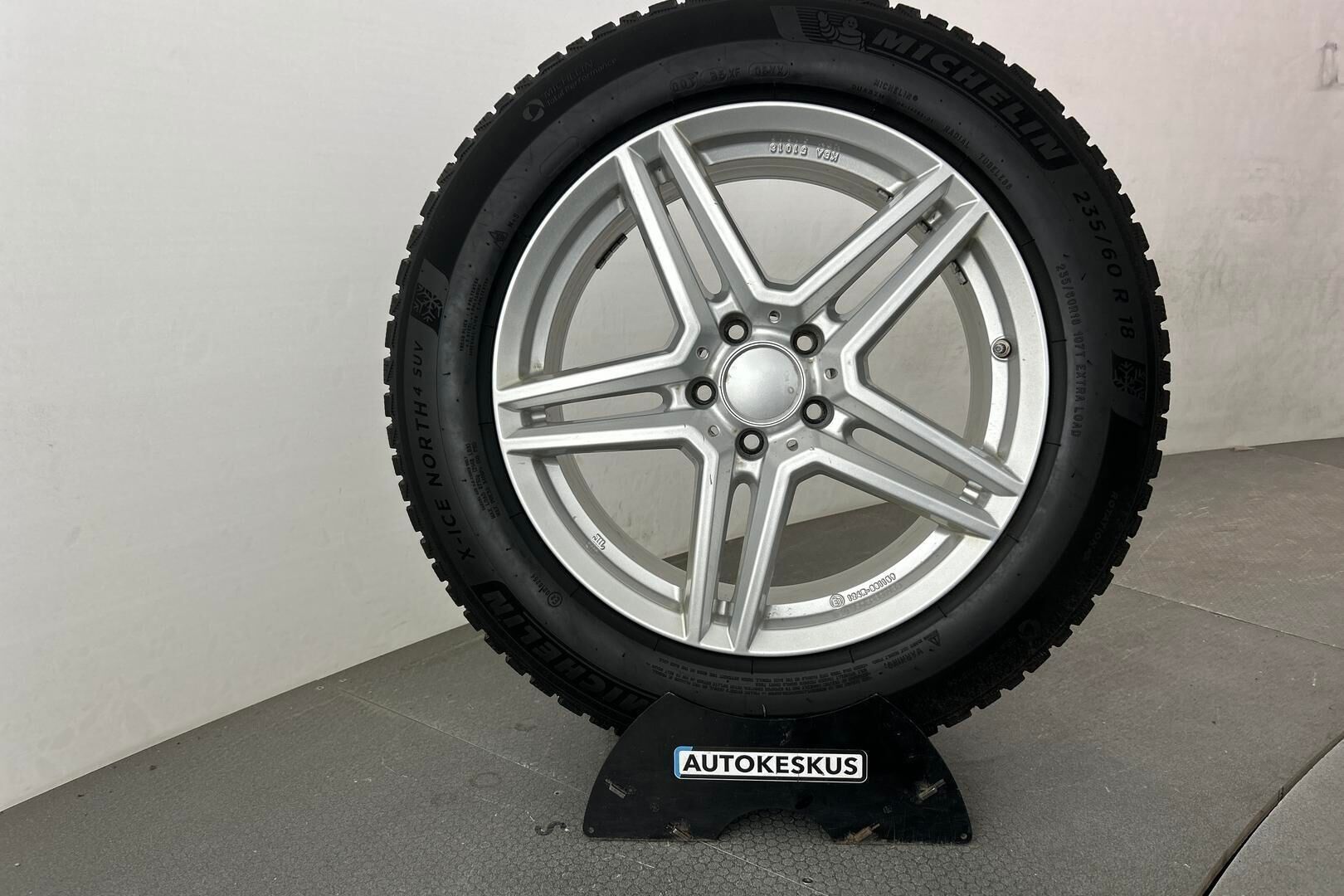 Mercedes-Benz GLC iso kuva 36