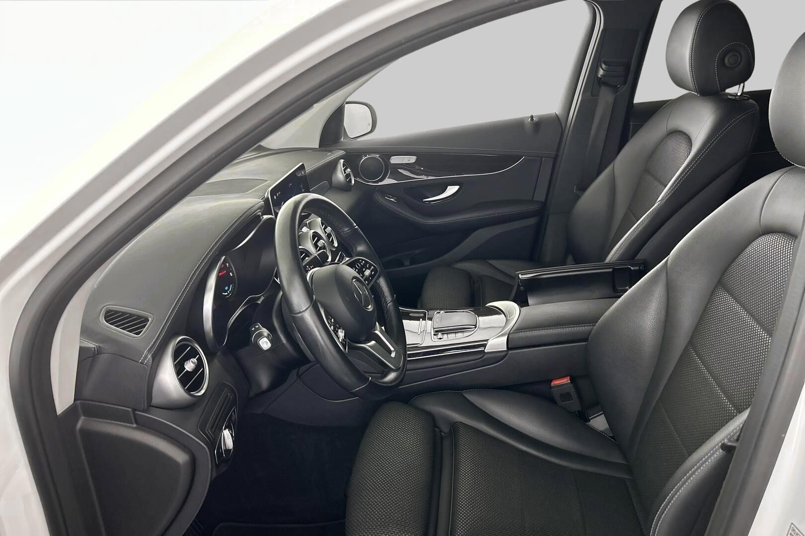 Mercedes-Benz GLC iso kuva 9
