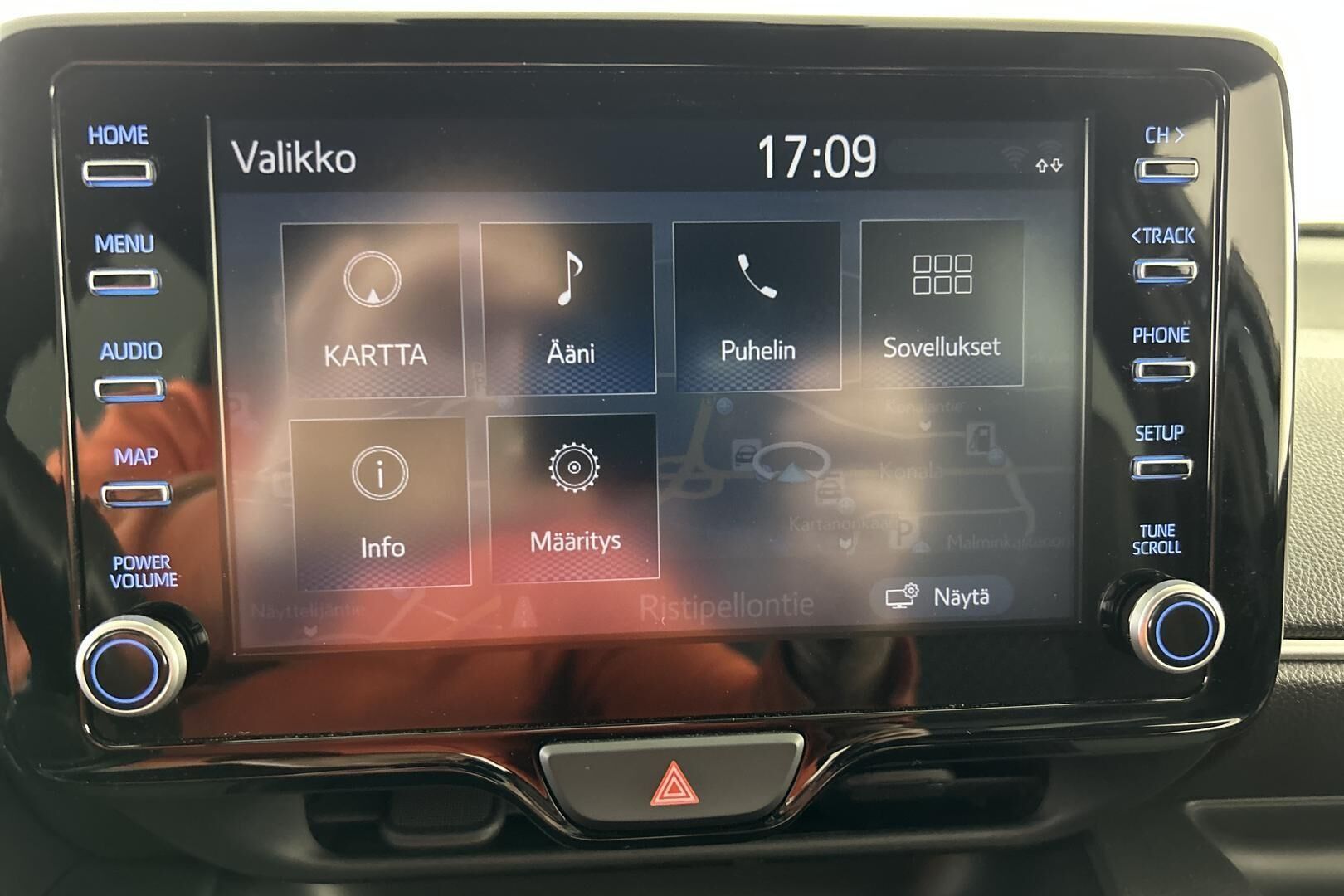 Toyota Yaris iso kuva 12