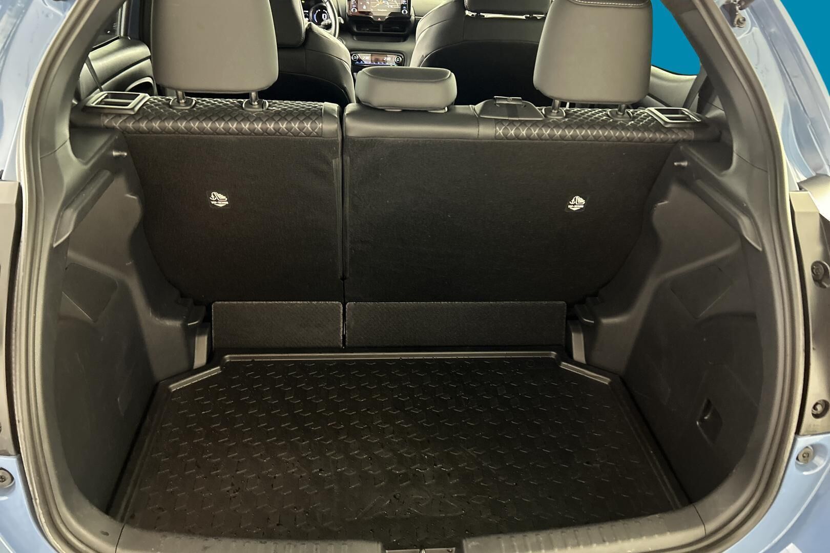 Toyota Yaris iso kuva 13
