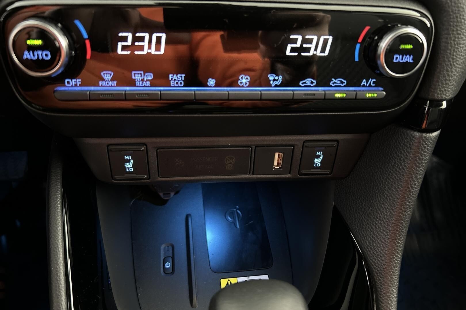 Toyota Yaris iso kuva 15