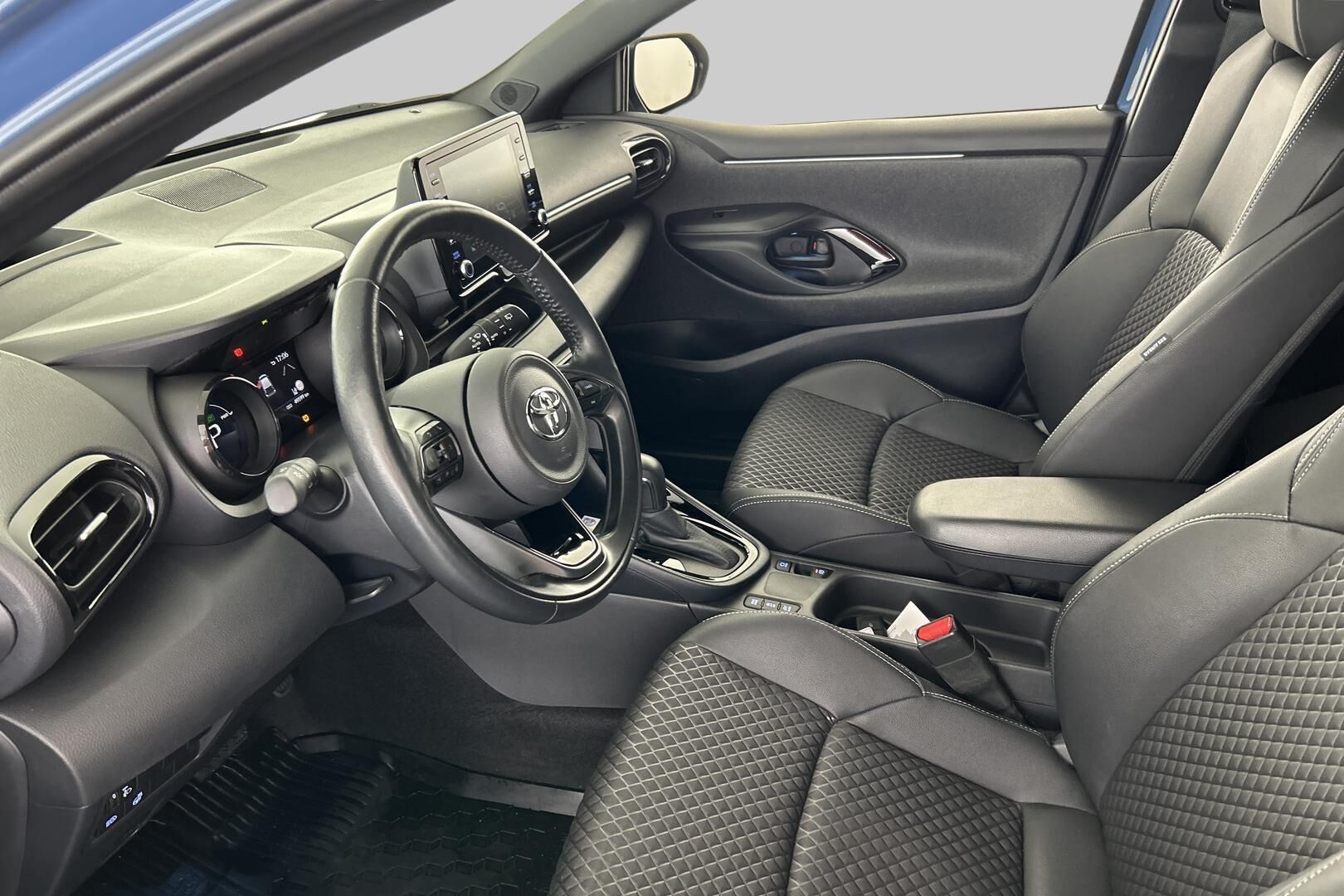 Toyota Yaris iso kuva 4