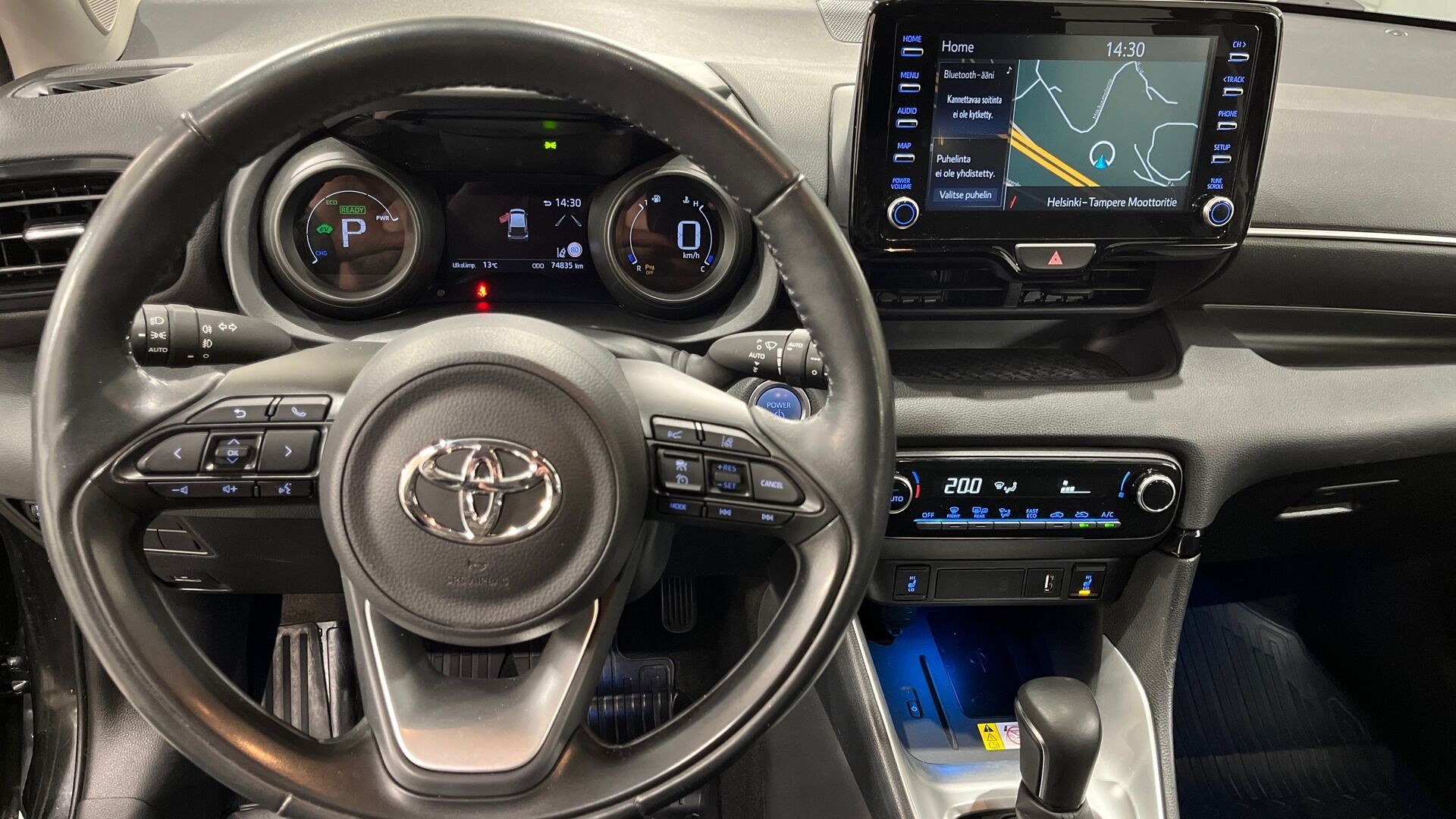 Toyota Yaris iso kuva 10