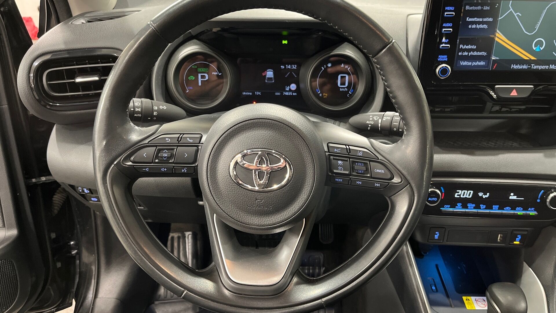 Toyota Yaris iso kuva 11