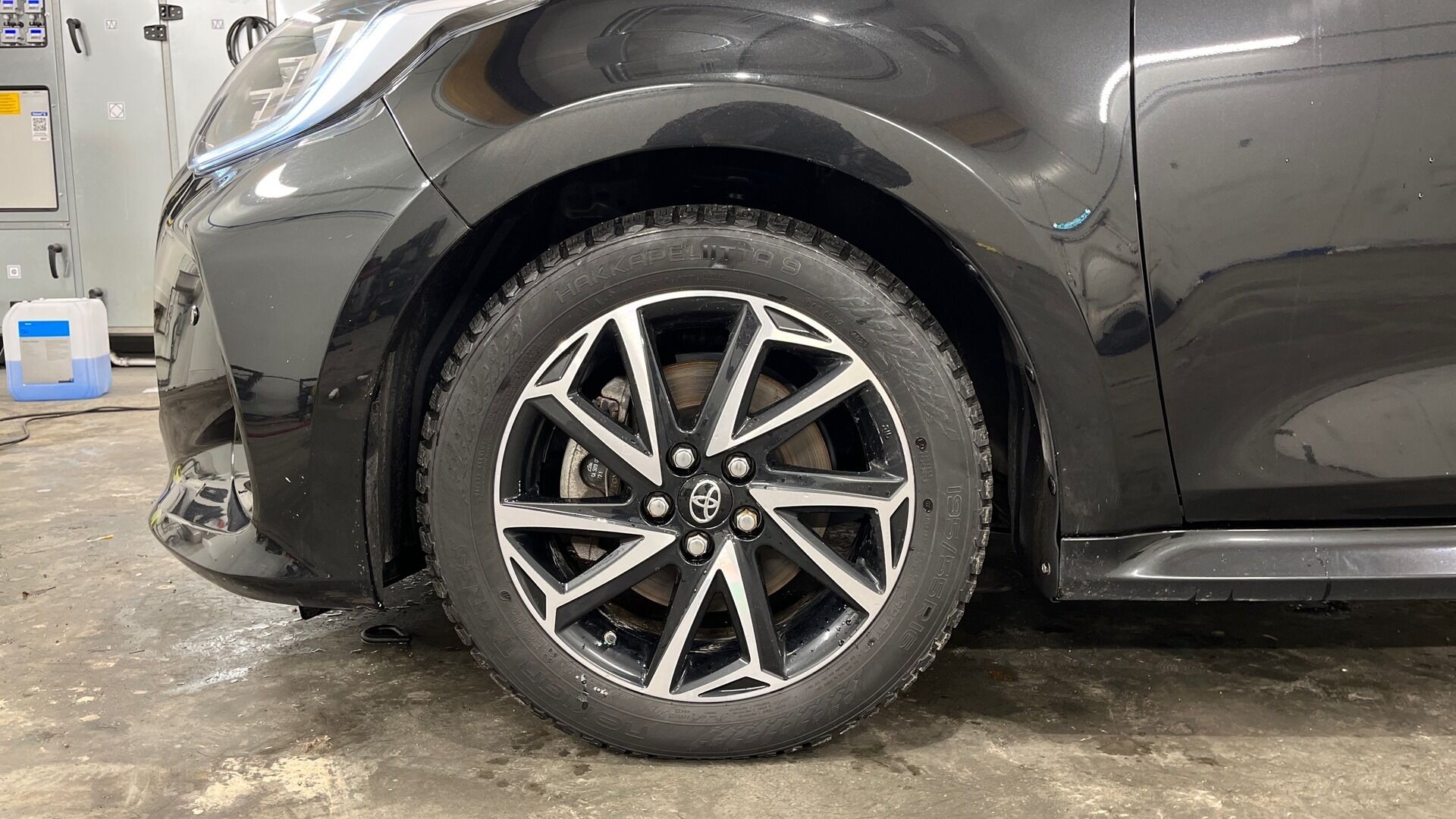 Toyota Yaris iso kuva 17
