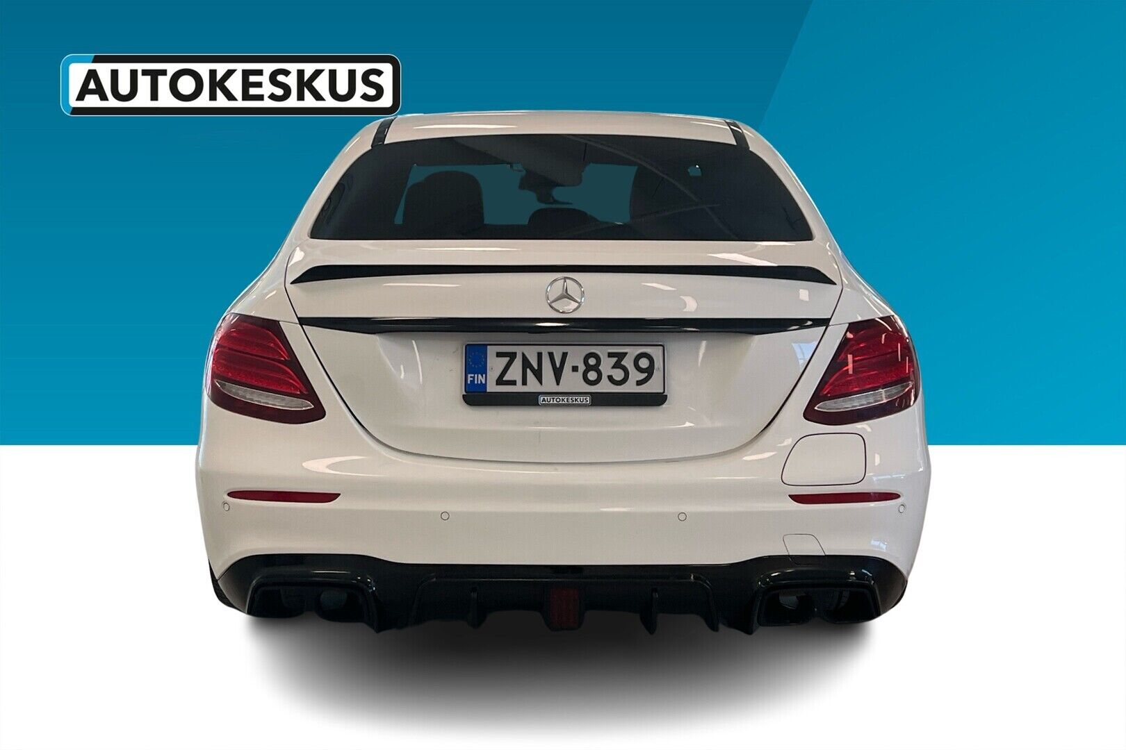 Mercedes-Benz E iso kuva 2