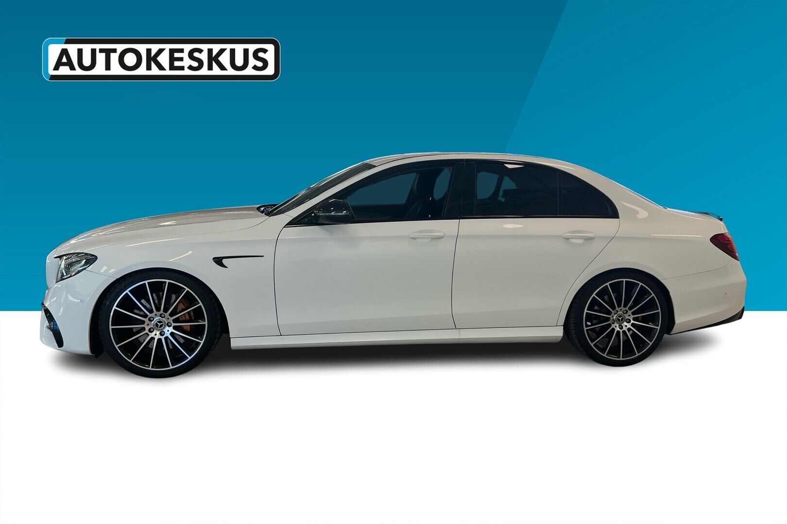 Mercedes-Benz E iso kuva 4