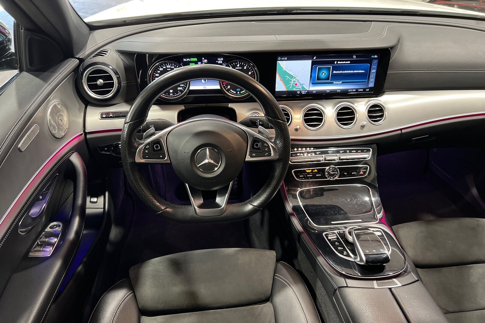 Mercedes-Benz E iso kuva 4