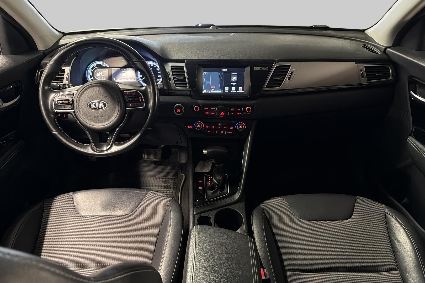 Kia Niro plug-in iso kuva 9