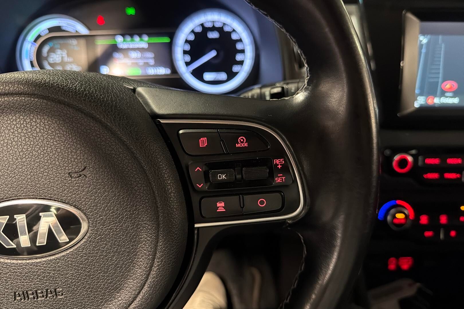 Kia Niro plug-in iso kuva 14