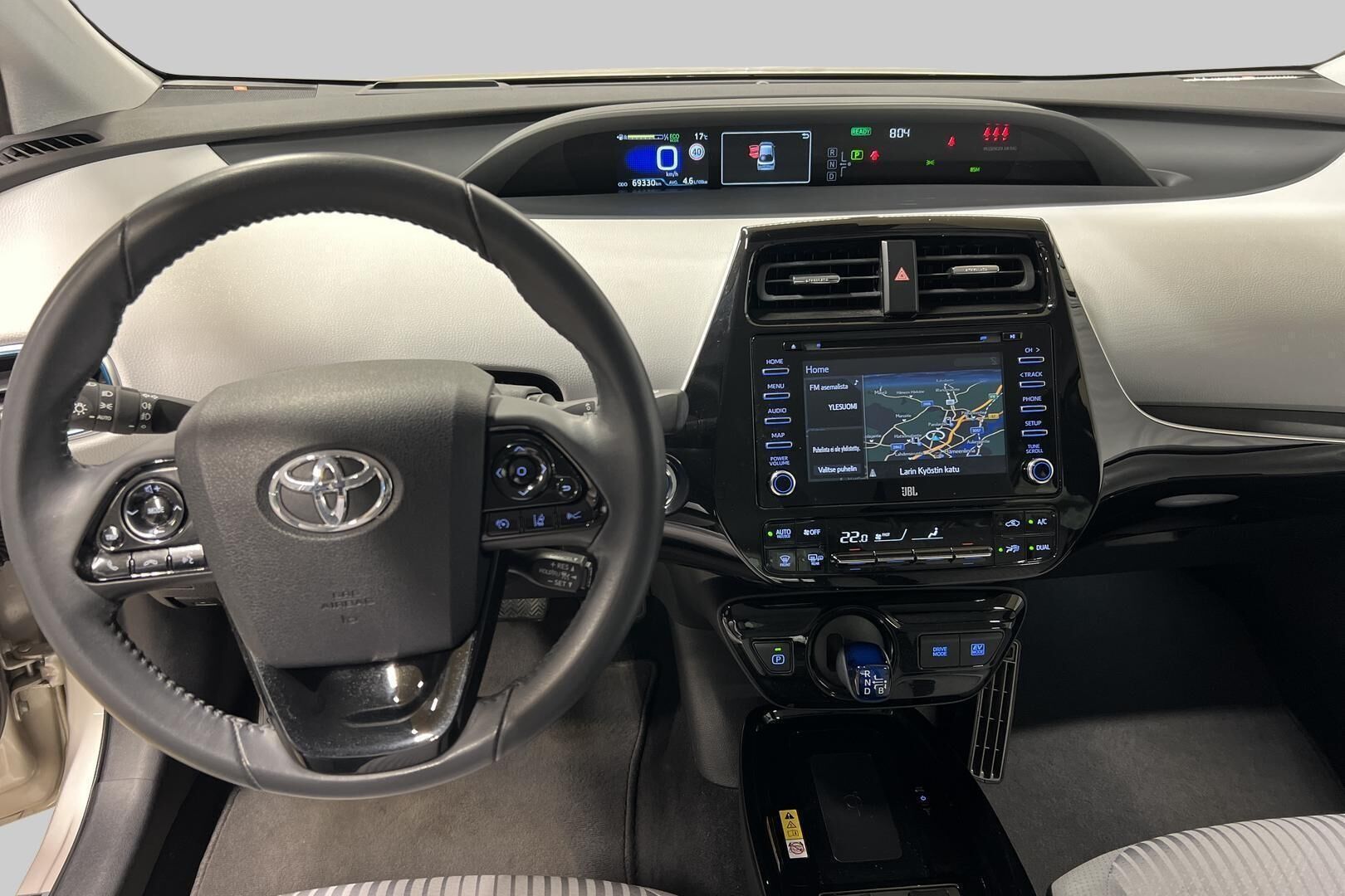 Toyota Prius iso kuva 6