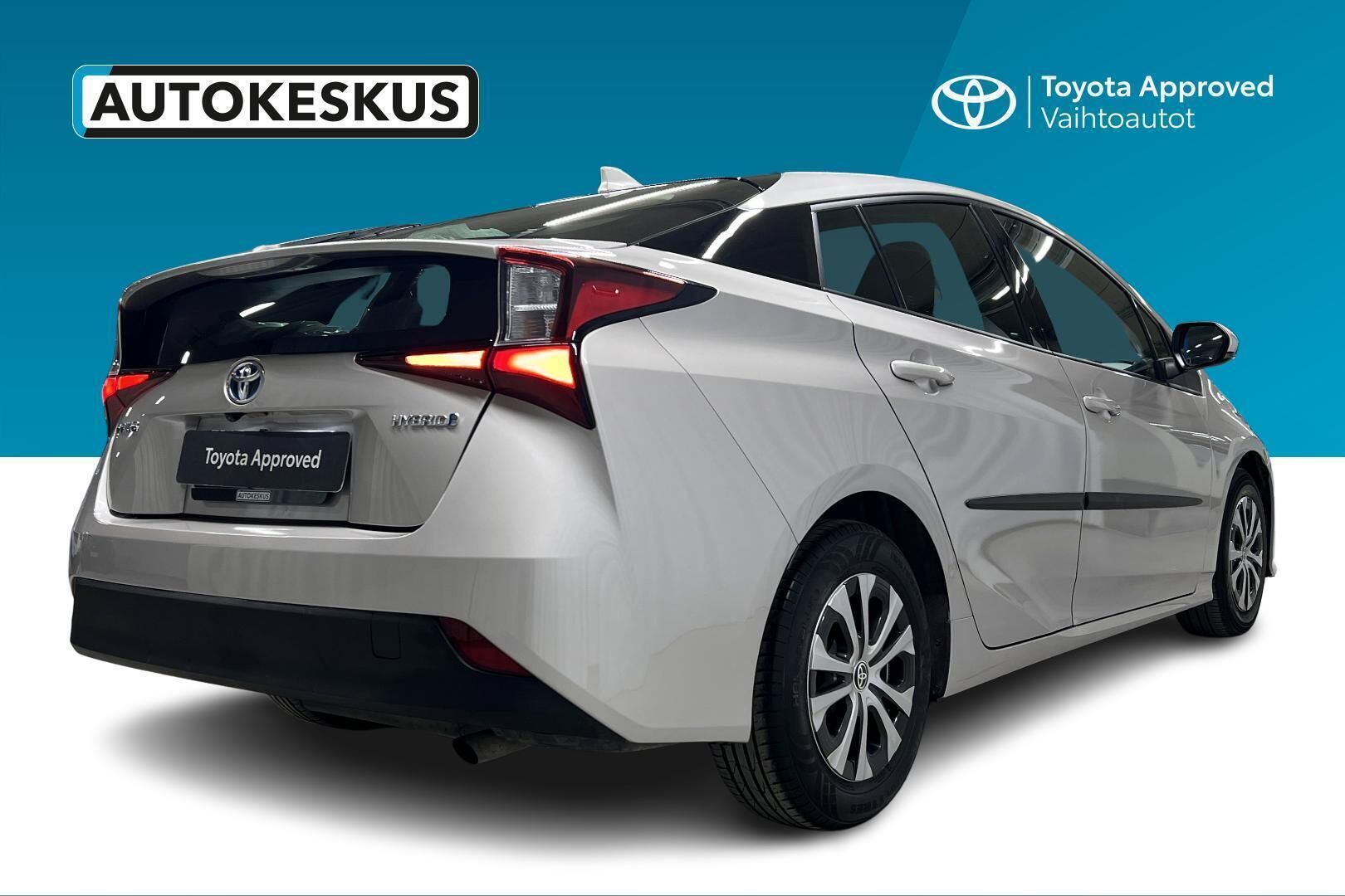 Toyota Prius iso kuva 18