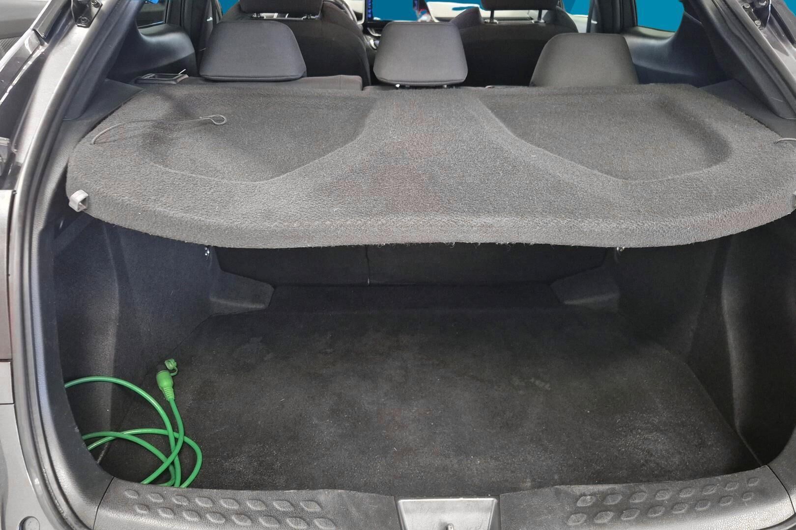 Toyota C-HR iso kuva 12