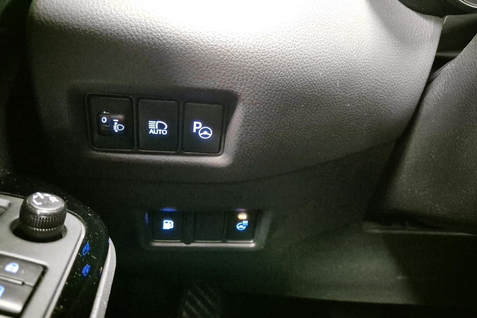 Toyota C-HR iso kuva 20