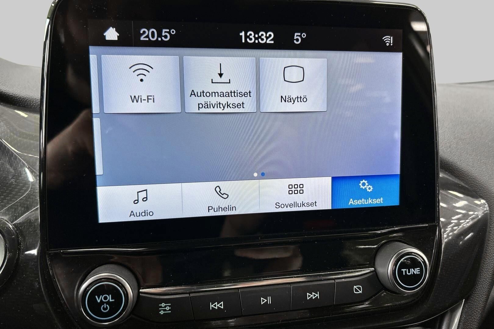 Ford Fiesta iso kuva 19