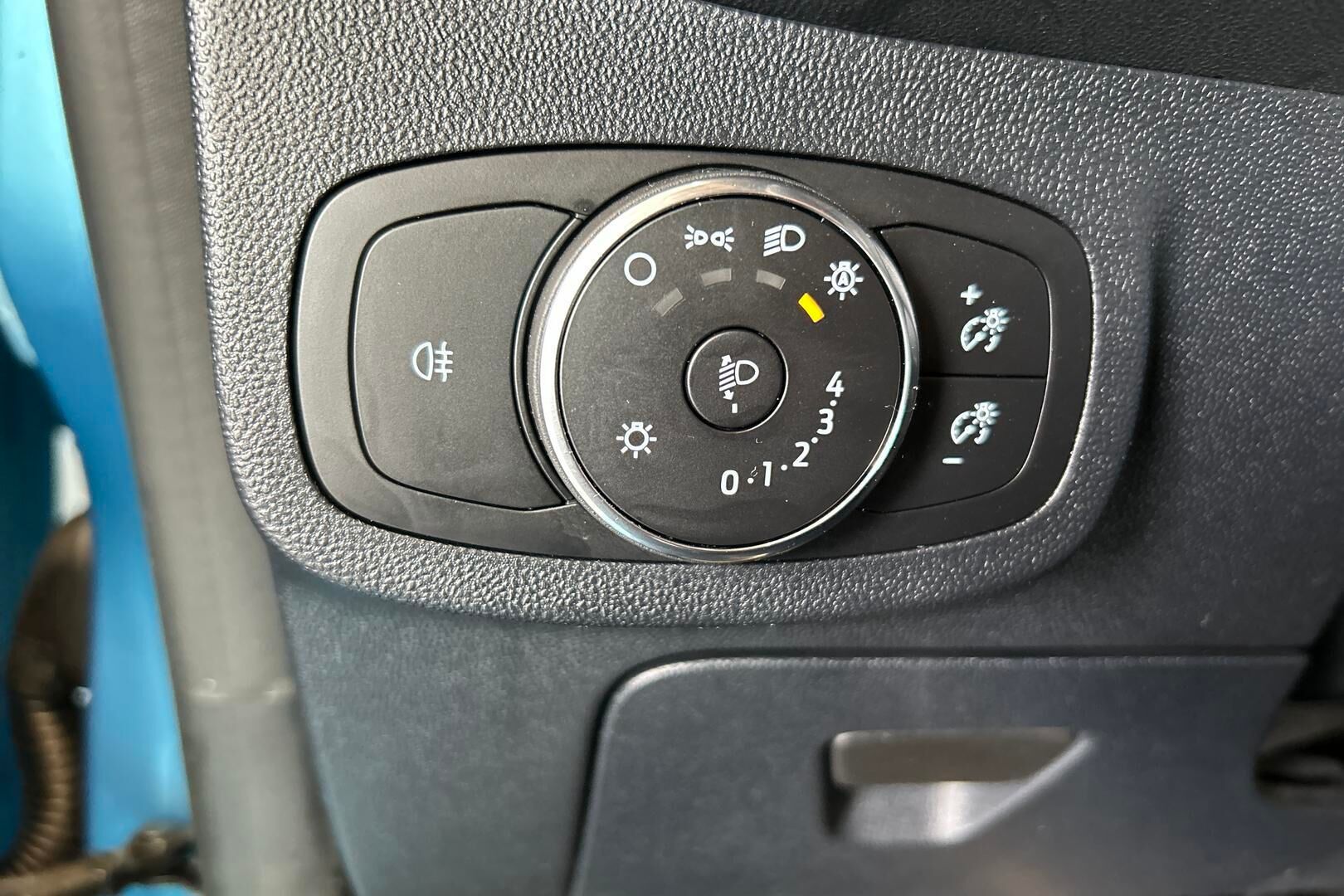 Ford Fiesta iso kuva 27